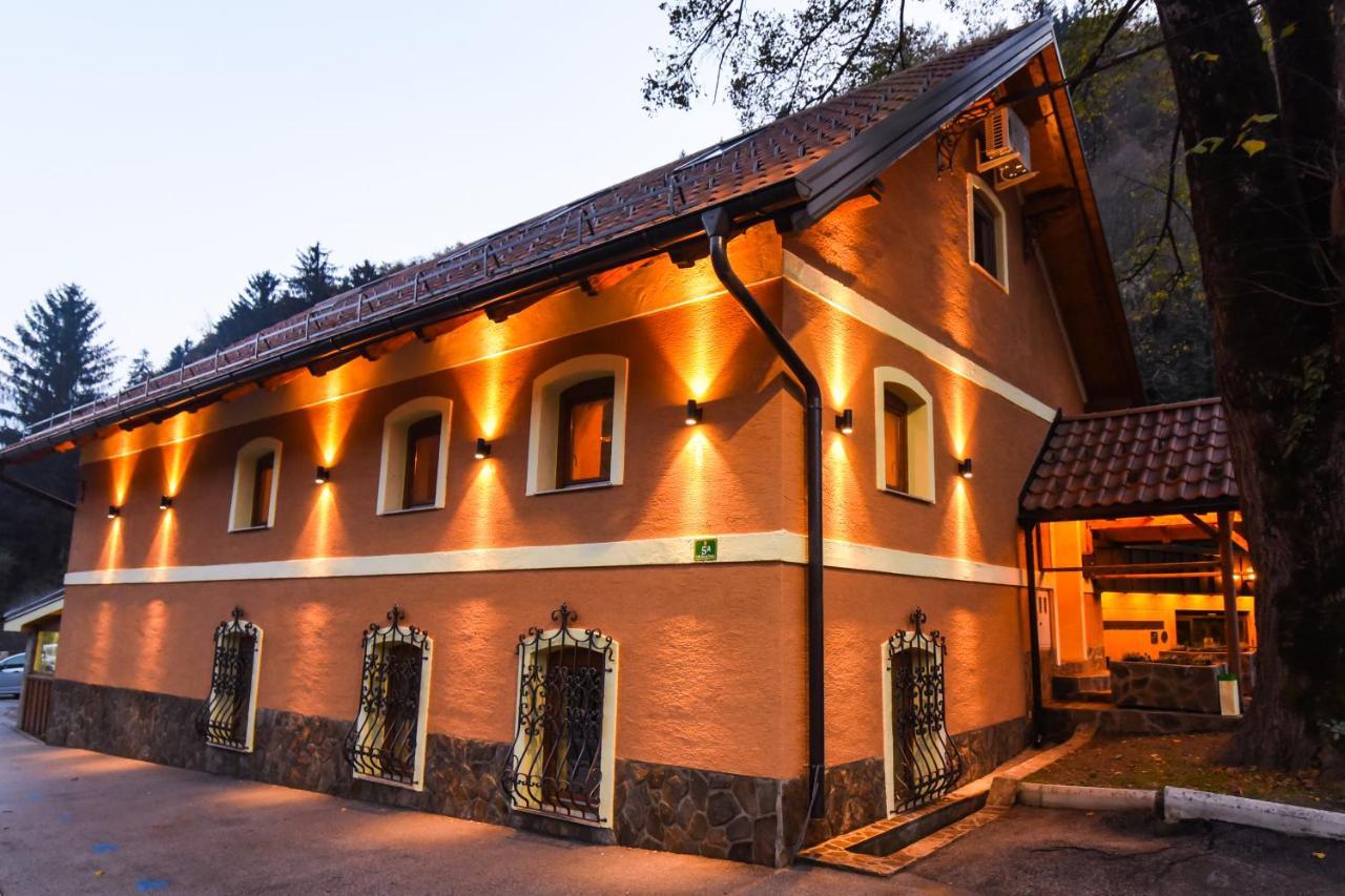 Gorska Reka Guesthouse Зрече Екстер'єр фото